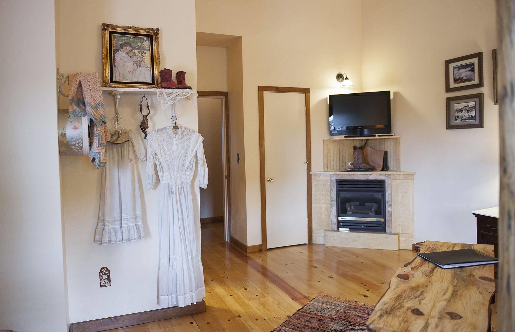 Grand Canyon Bed And Breakfast Williams Exterior photo